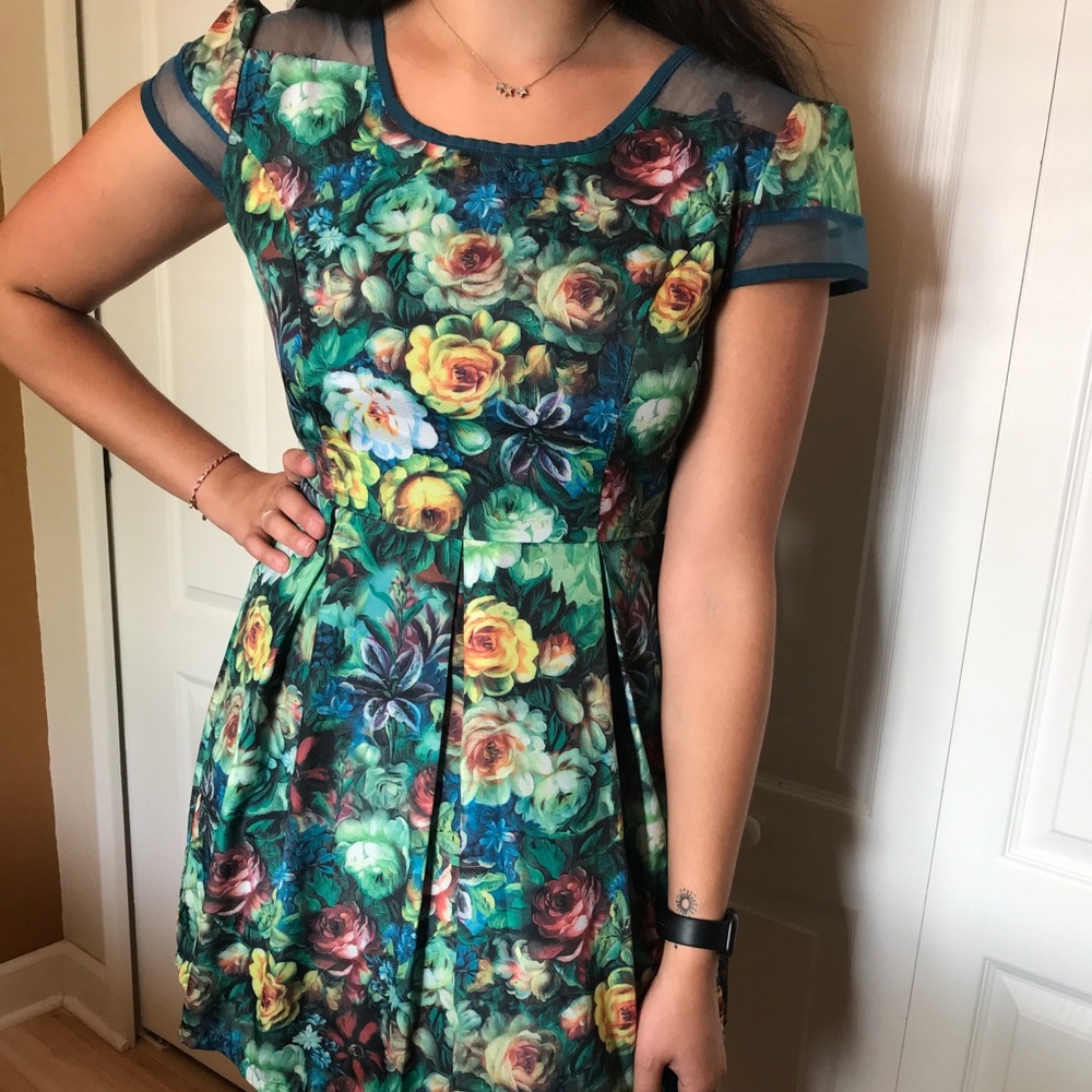Vintage-style floral print dress